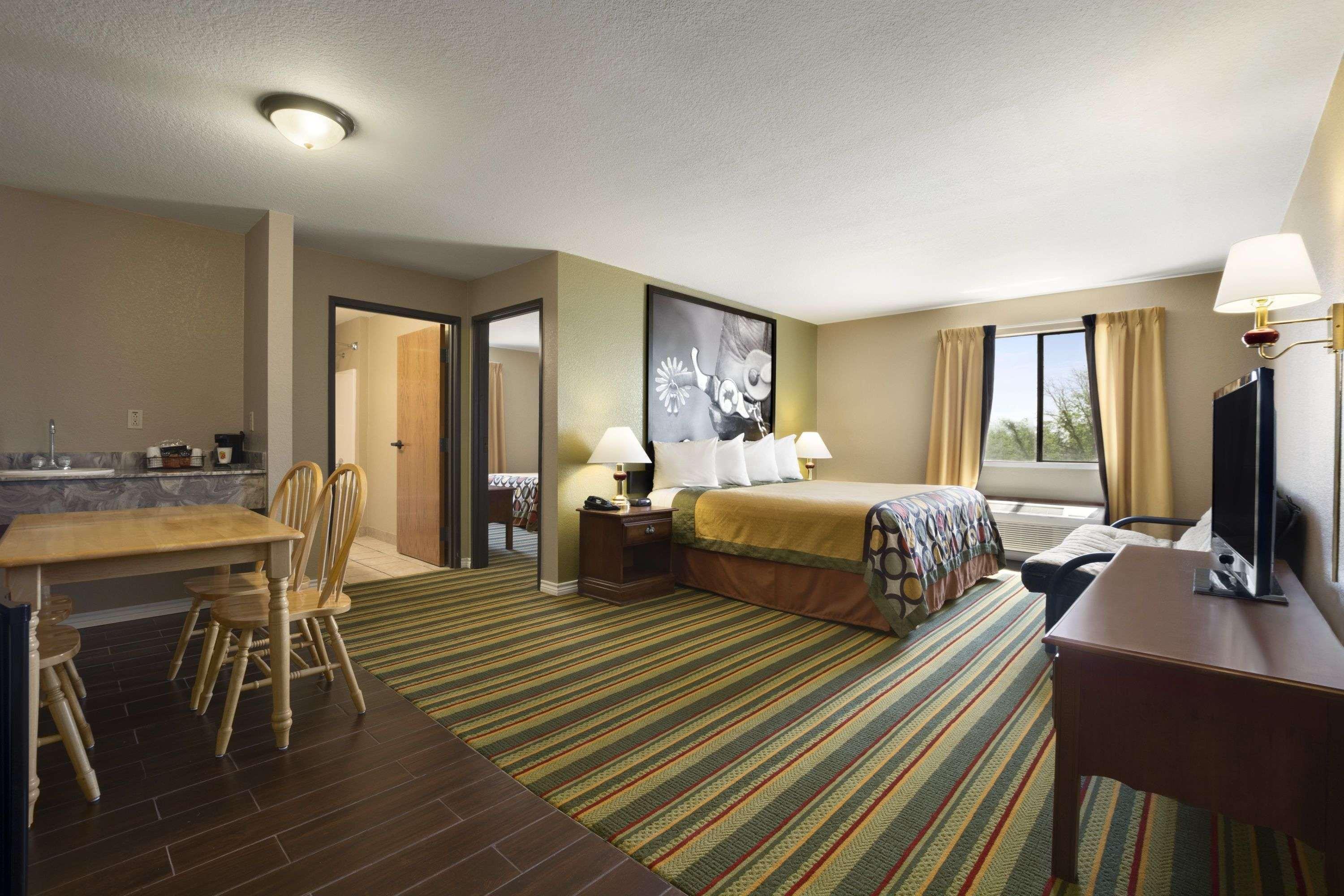 Motel Super 8 By Wyndham Childress Esterno foto