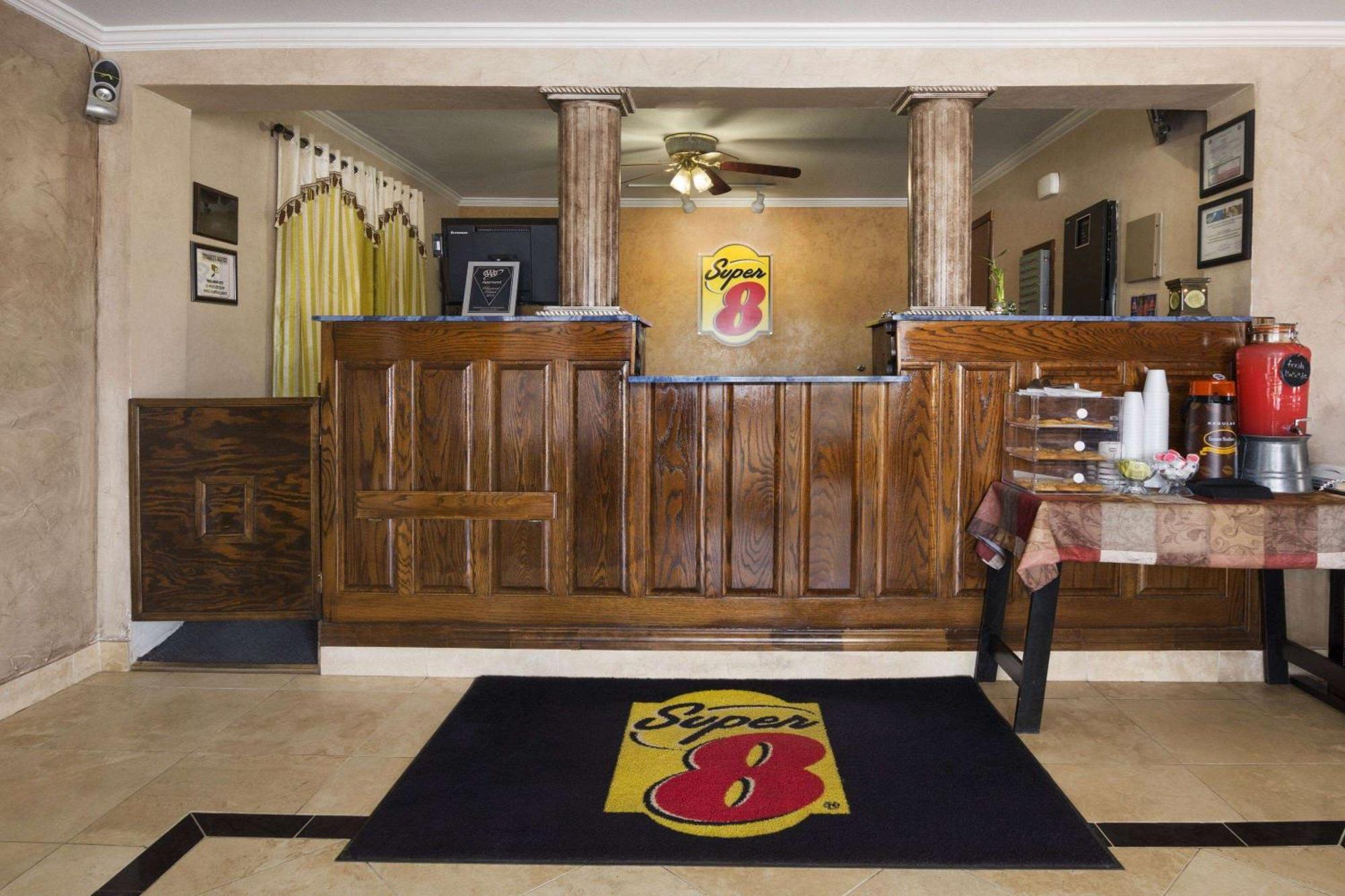 Motel Super 8 By Wyndham Childress Esterno foto